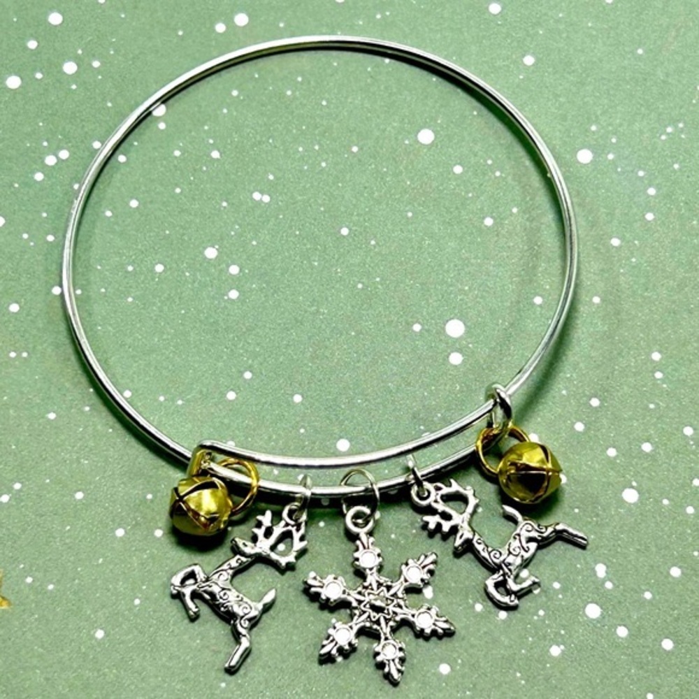 Handmade Christmas Jingle Bell Charm Bracelet!